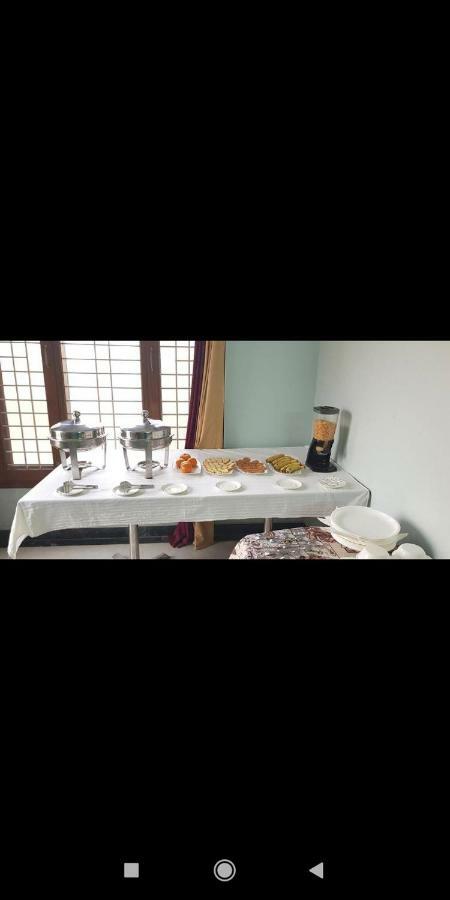 J P Residency Hotell Greater Noida Exteriör bild