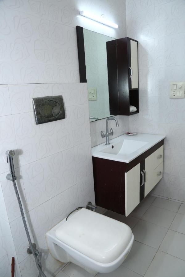 J P Residency Hotell Greater Noida Exteriör bild