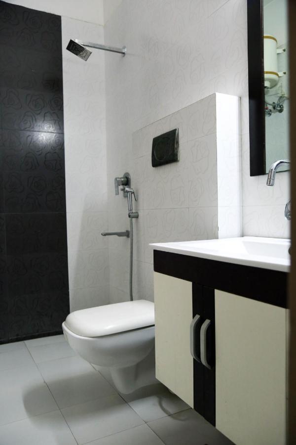 J P Residency Hotell Greater Noida Exteriör bild